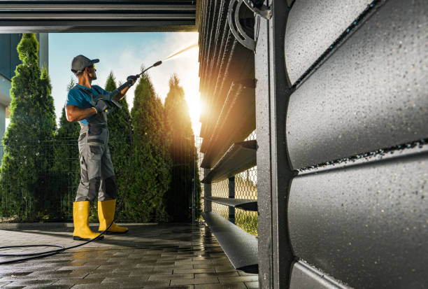 Animal Enclosure Cleaning in Eddyville, KY